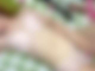 Live cam show with RosauraGalam - Granny on Camsoda