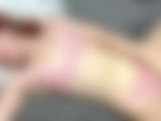 RosauraGalam's Live Sex Cam Show