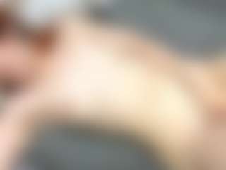 Live cam show with RosauraGalam - Black Squirt on Camsoda