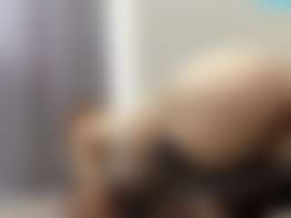 RosauraGalam's Live Sex Cam Show