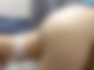Live cam show with RosauraGalam - Skinny on Cam Slut