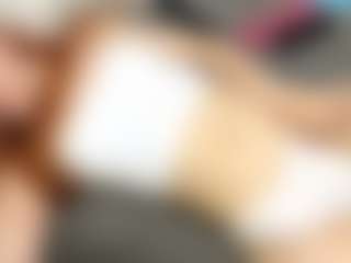 Live cam show with RosauraGalam - Green Eyes on madthumbs