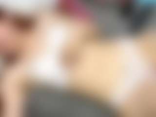 Live cam show with RosauraGalam - Brown Hair on Free Soda