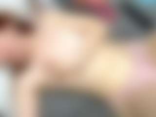 RosauraGalam's Live Sex Cam Show