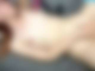 Live cam show with RosauraGalam - College Brown Hair on Streamer API