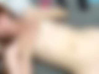Live cam show with RosauraGalam - Public on fapnchat