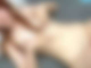 RosauraGalam's Live Sex Cam Show
