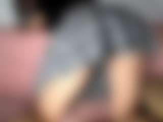 Live cam show with RossieJablonowski - Upskirt on StripNow