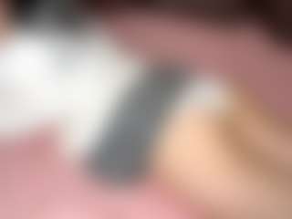 Live cam show with RossieJablonowski - Upskirt on nudelive.tv