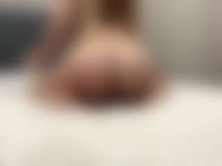 Live cam show with Annie - Deepthroat on fuck-show.com