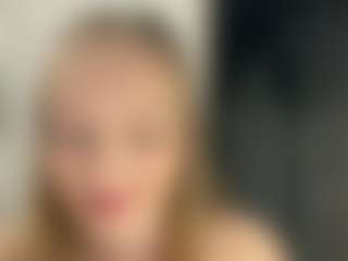 Live cam show with Annie - Athletic on live18s.com