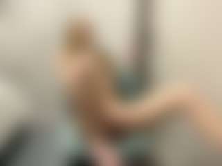 Live cam show with Annie - Blonde Hair on TastyBlacksLive