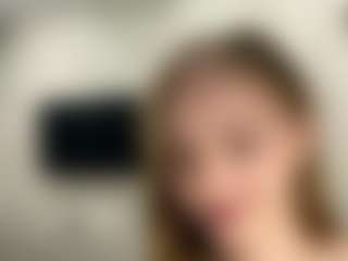 Live cam show with Annie - Bedroom on SxyPornLive