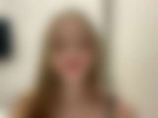 Live cam show with Annie - Horny on sexylivex.com