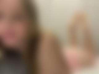 Live cam show with Annie - Cute on Camsoda