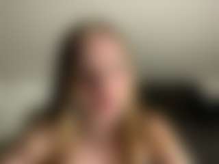 Live cam show with Annie - Cute on Mixed Magazine Live