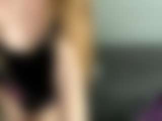 Live cam show with Annie - Public on Gym Cam Girls