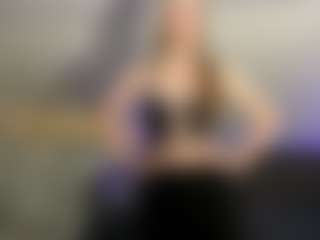 Live cam show with Annie - Smoking on fapnchat