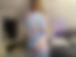 Live cam show with Annie - Striptease on StripNow