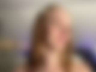 Live cam show with Annie - Public BBW on madthumbs