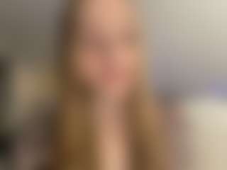Live cam show with Annie - Full Nudity on SxyPornLive