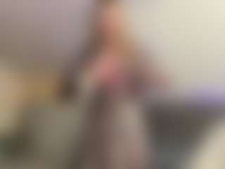 Live cam show with Annie - Smoking on sexylive.show