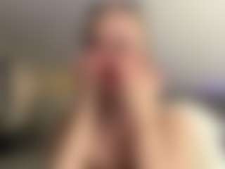 Live cam show with Annie - Public BBW on SinfulBabes