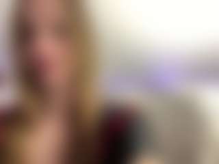 Live cam show with Annie - Striptease on CamClone