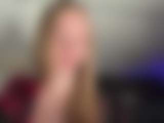 Live cam show with Annie - Smoking on crypto-cams
