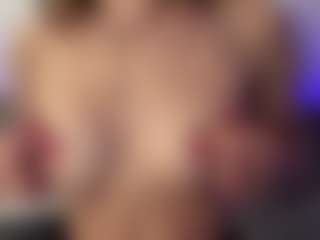 Live cam show with Annie - Muscle on Uber Horny