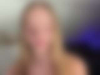 Live cam show with Annie - Blonde Hair College on fapnchat