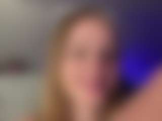 Live cam show with Annie - Blue Eyes on xxxlivecams.org
