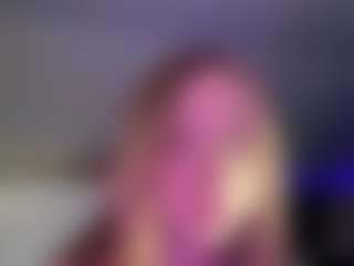 Live cam show with Annie - Bikini on liverealitysex.com