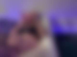 Live cam show with Annie - Bikini on Fling VIP Chat