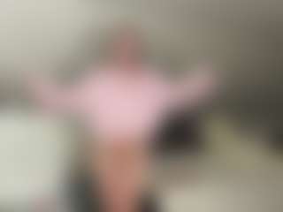 Live cam show with Annie - Ass Bouncing on SinfulBabes