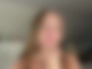 Live cam show with Annie - Deepthroat on livesuperchat.net