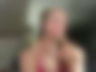 Live cam show with Annie - College Big Tits on Livezox