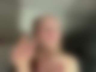 Live cam show with Annie - Cute on hrnylive.com