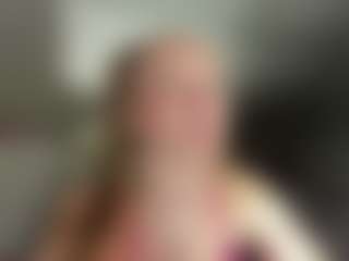 Live cam show with Annie - Full Nudity on fuklive.com