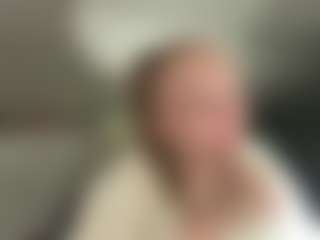 Live cam show with Annie - Muscle on luckytryst.com