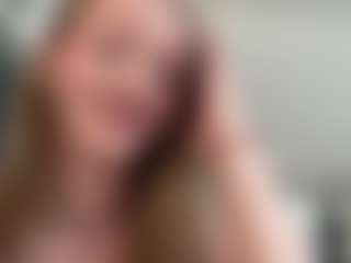 Live cam show with Annie - Cute on madthumbs