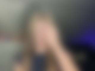 Live cam show with Annie - Blonde Hair on Camsoda