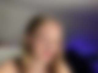 Live cam show with Annie - Muscle on Milfs Live