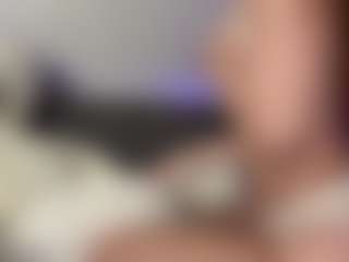 Live cam show with Annie - Blue Eyes on Soda Cam