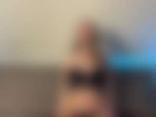 Live cam show with Annie - Blue Eyes on Camsoda