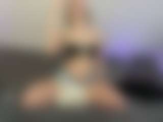 Live cam show with Annie - Blonde Hair Lovense on Gym Cam Girls