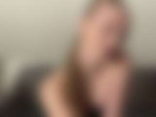Live cam show with Annie - Fingering on Milfs Live