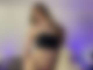 Live cam show with Annie - Public on SinfulBabes