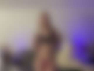 Live cam show with Annie - Athletic BBW on CamClone