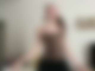 Live cam show with Annie - Deepthroat on sexylivex.com